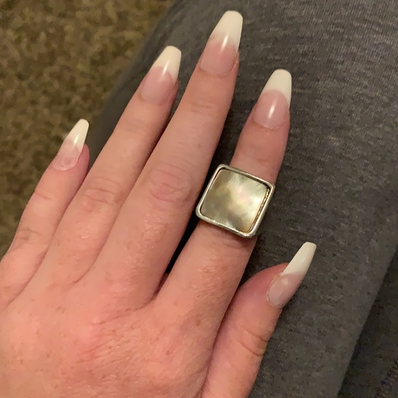 3/$30🤍Mother of Pearl stone silver ring 🤍 - Picture 8 of 8